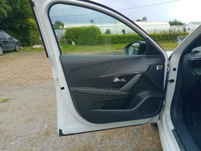 Peugeot 208 image 7
