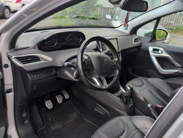 Peugeot 208 image 3