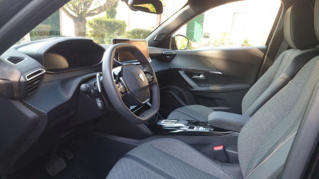 Peugeot 2008 image 6