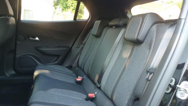 Peugeot 2008 image 1