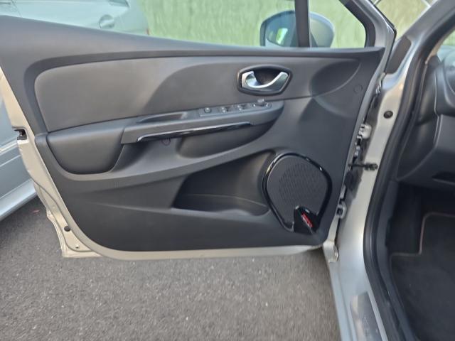 Renault Clio image 9
