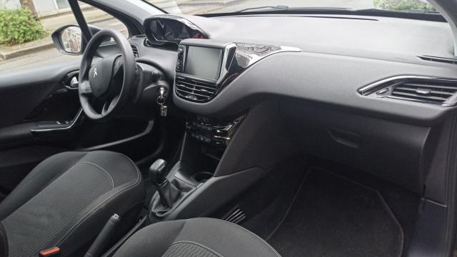 Peugeot 208 image 6