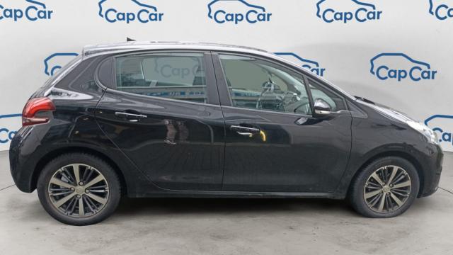 Peugeot 208 image 1