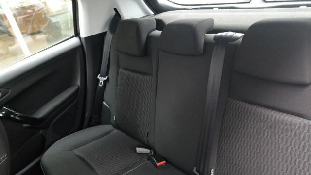 Peugeot 208 image 8