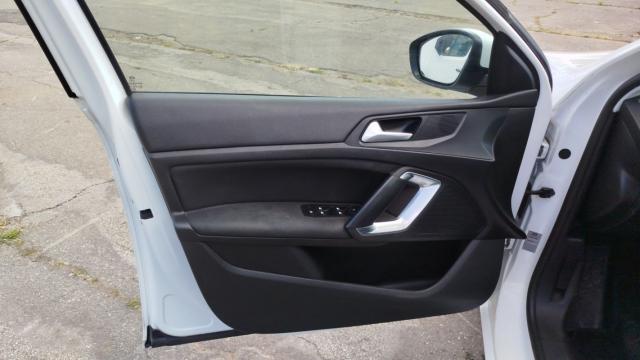Peugeot 308 image 6