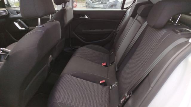 Peugeot 308 image 9