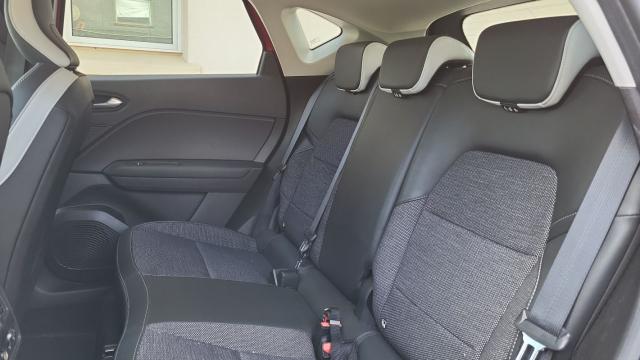 Renault Captur image 2
