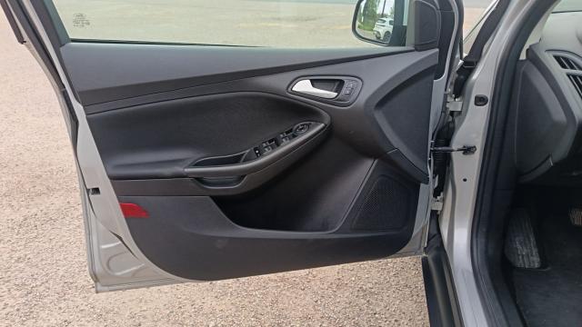 Ford Focus image 2