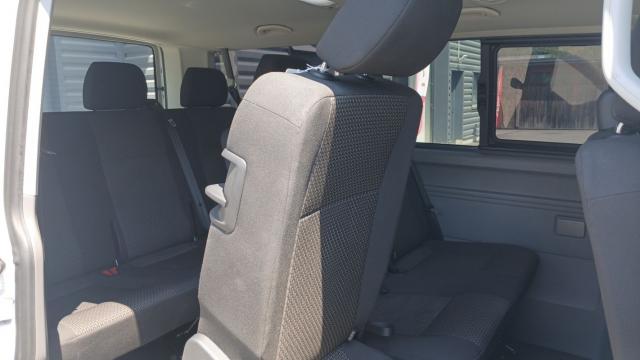 Volkswagen Caravelle image 9