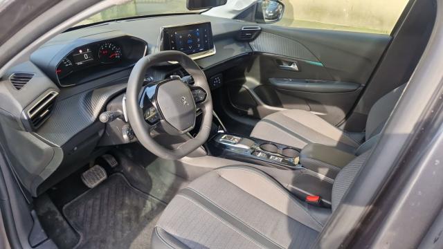 Peugeot 208 image 6