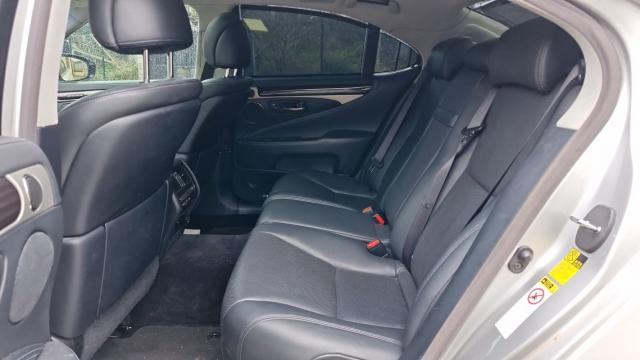 Lexus Ls 600 image 4