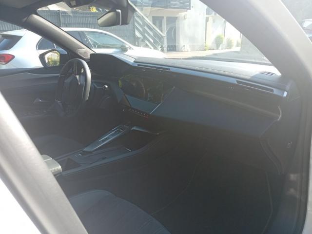 Peugeot 308 image 9