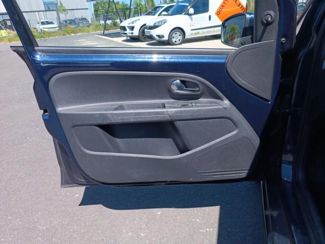 Volkswagen Up! image 1
