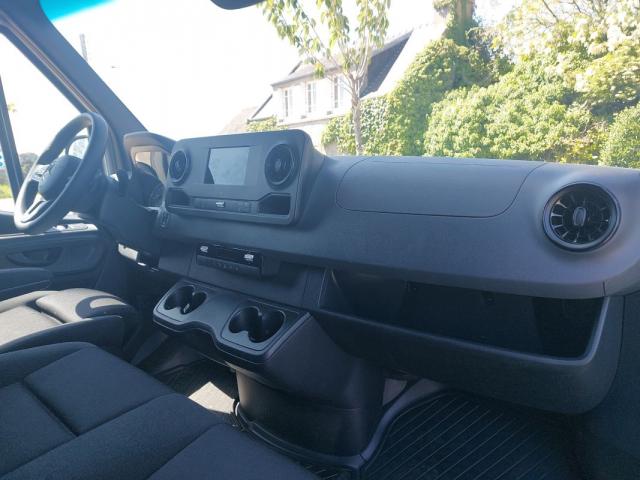 Mercedes Benz Sprinter image 9