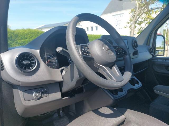 Mercedes Benz Sprinter image 5