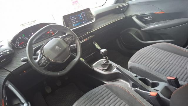 Peugeot 2008 image 6