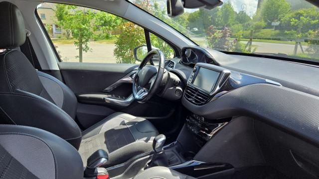 Peugeot 2008 image 9