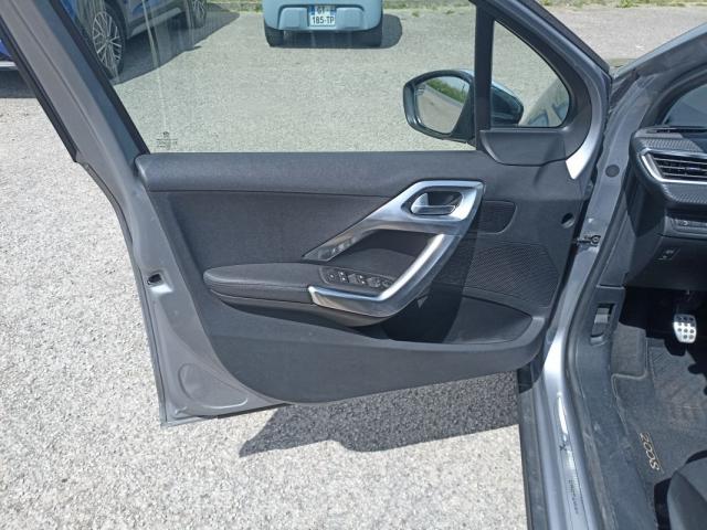 Peugeot 2008 image 2
