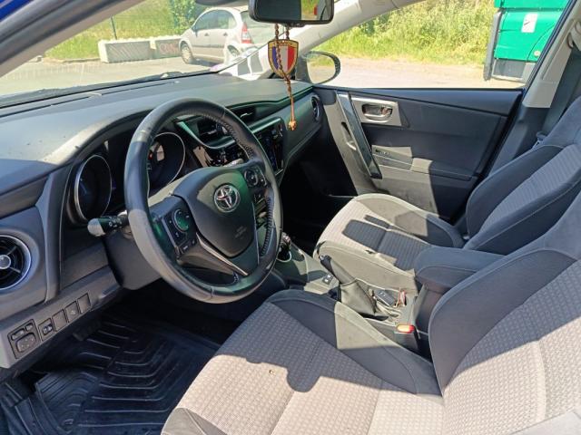 Toyota Auris image 9
