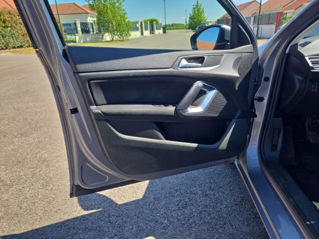 Peugeot 308 image 8
