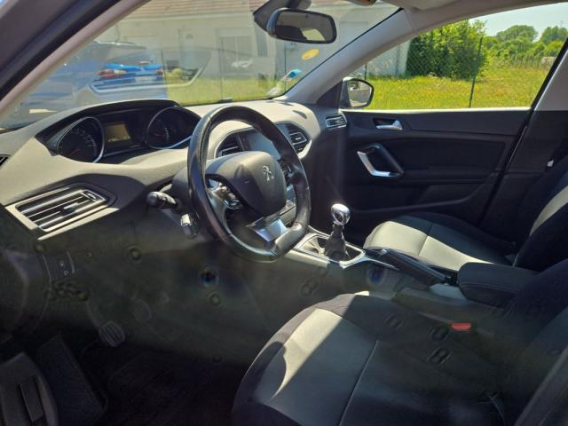 Peugeot 308 image 2