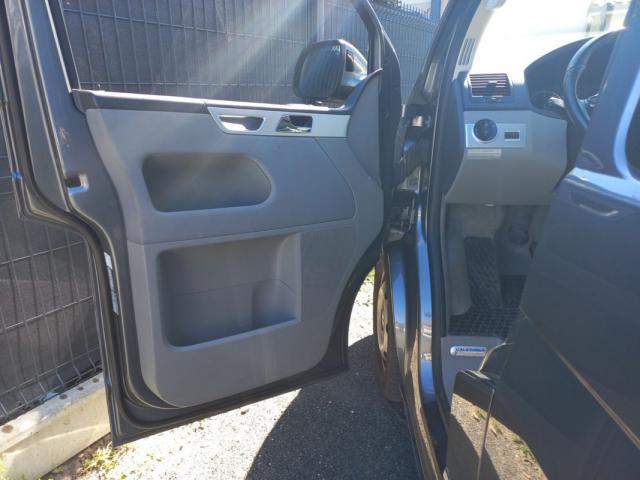 Volkswagen California image 7