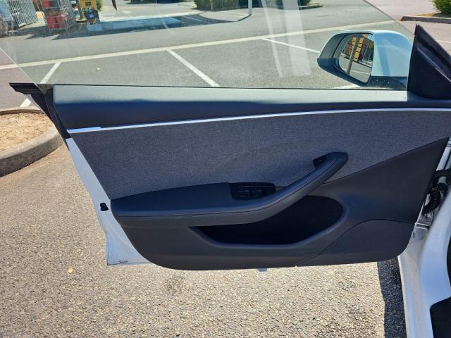 Tesla Model 3 image 2