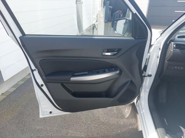 Suzuki Swift image 9