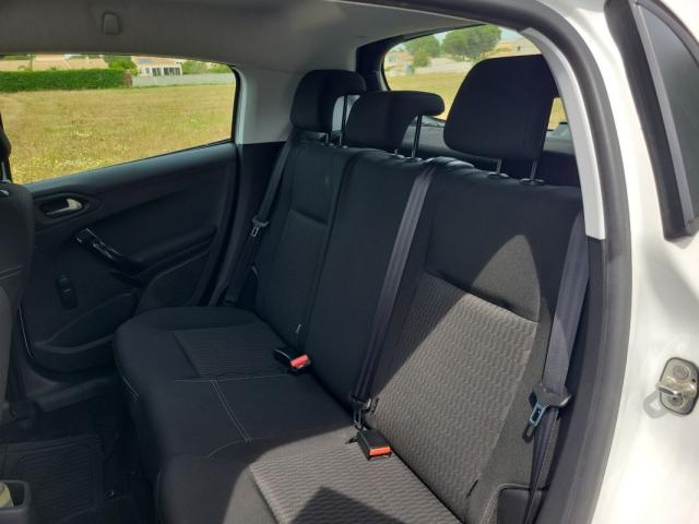 Peugeot 208 image 2