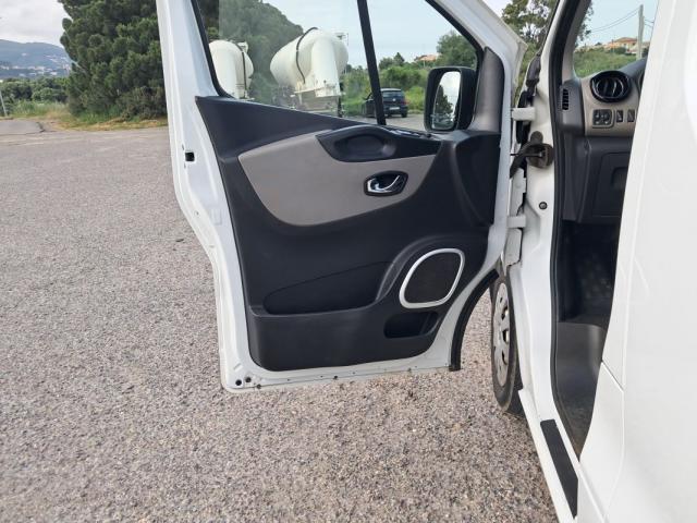 Renault Trafic image 9