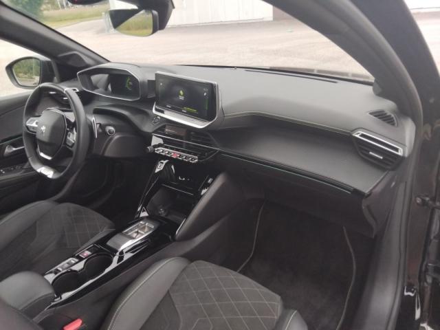 Peugeot 208 image 1