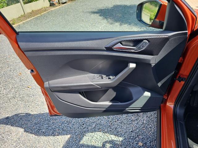 Volkswagen T-Cross image 9