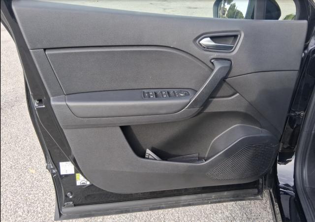 Renault Captur image 1