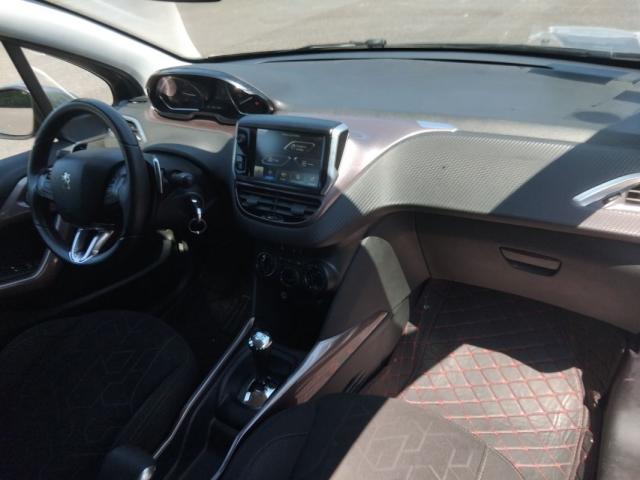 Peugeot 2008 image 2