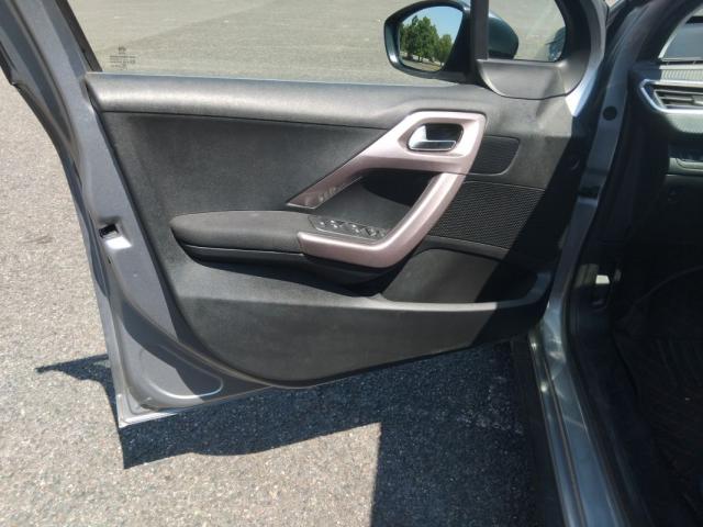 Peugeot 2008 image 9