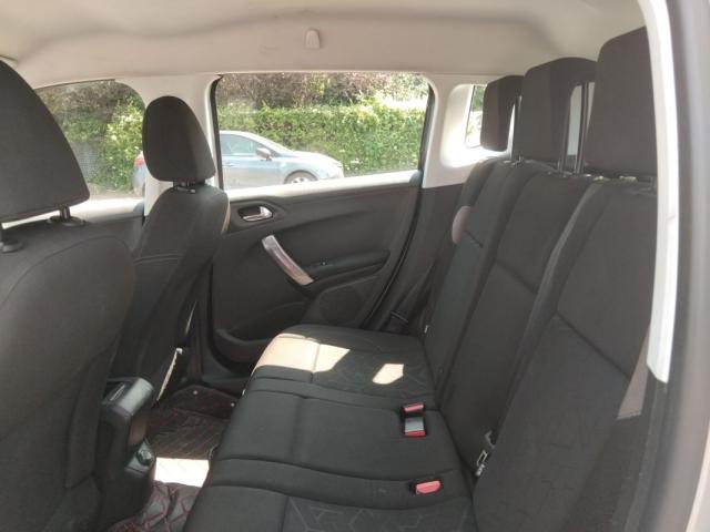 Peugeot 2008 image 3