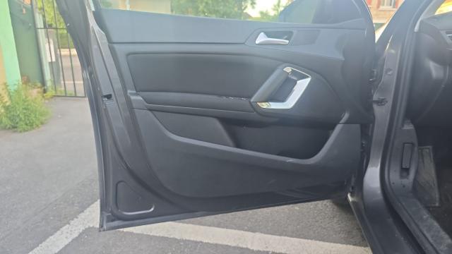 Peugeot 308 image 2