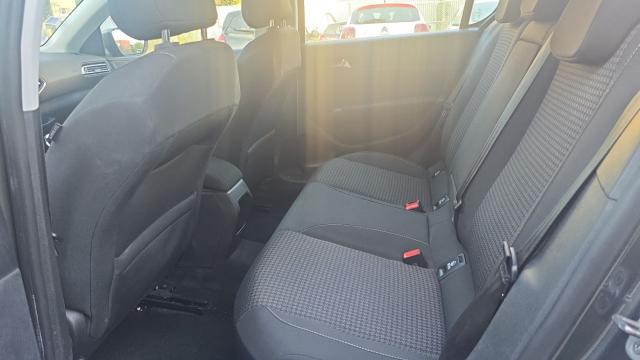 Peugeot 308 image 1