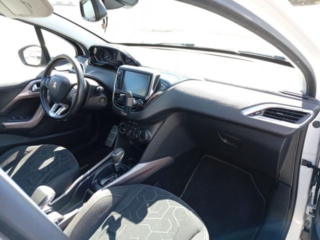 Peugeot 2008 image 3