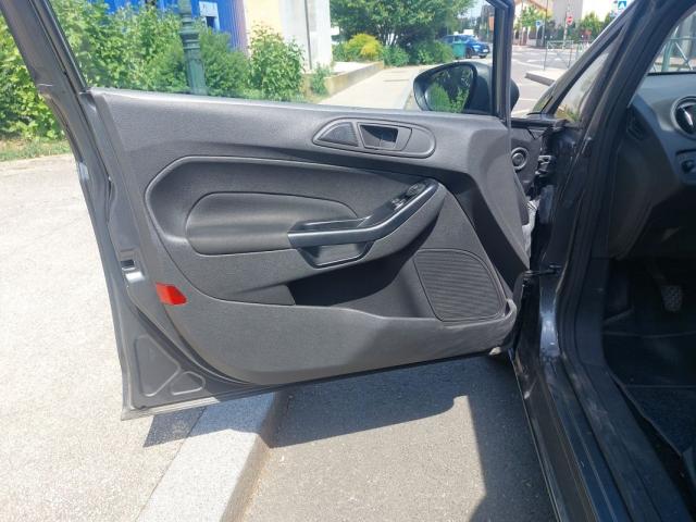 Ford Fiesta image 9