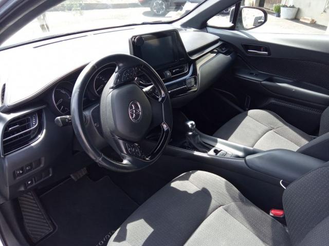 Toyota C-Hr image 2