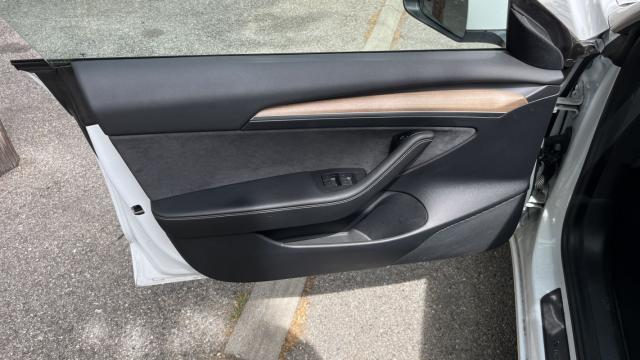 Tesla Model 3 image 9