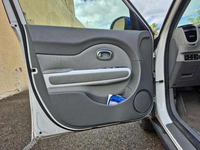 Kia E-Soul image 9