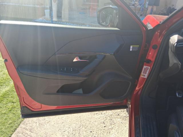 Peugeot 2008 image 3