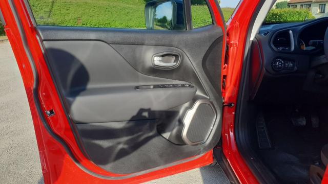 Jeep Renegade image 9