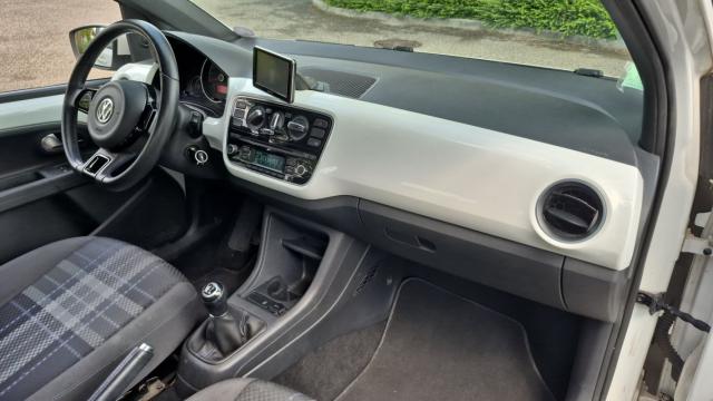 Volkswagen Up! image 3