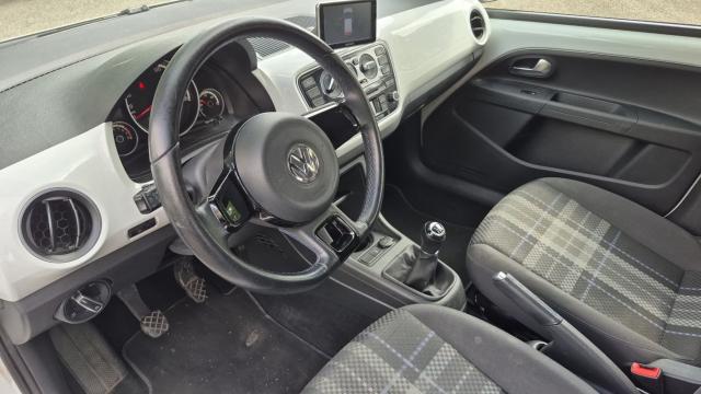 Volkswagen Up! image 2