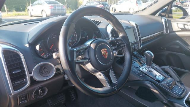 Porsche Cayenne image 8