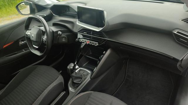 Peugeot 208 image 3