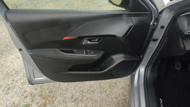 Peugeot 208 image 7
